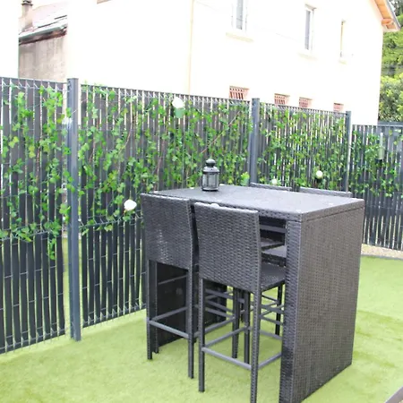 L'embellie 아파트